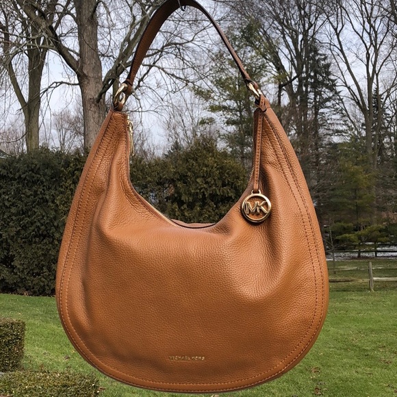 MICHAEL Michael Kors Handbags - 🔥S A L E🔥MICHAEL KORS LYDIA HOBO SHOULDER BAG